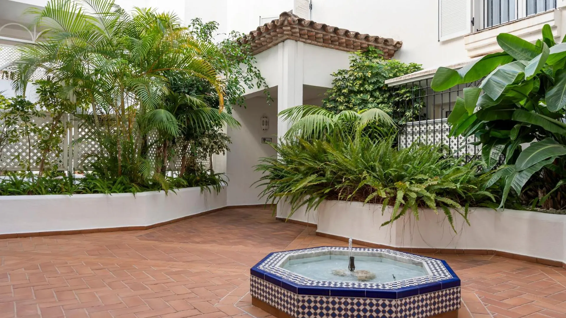 Апартаменты Vista Mar Y Piscina En Puerto Banus Марбелья