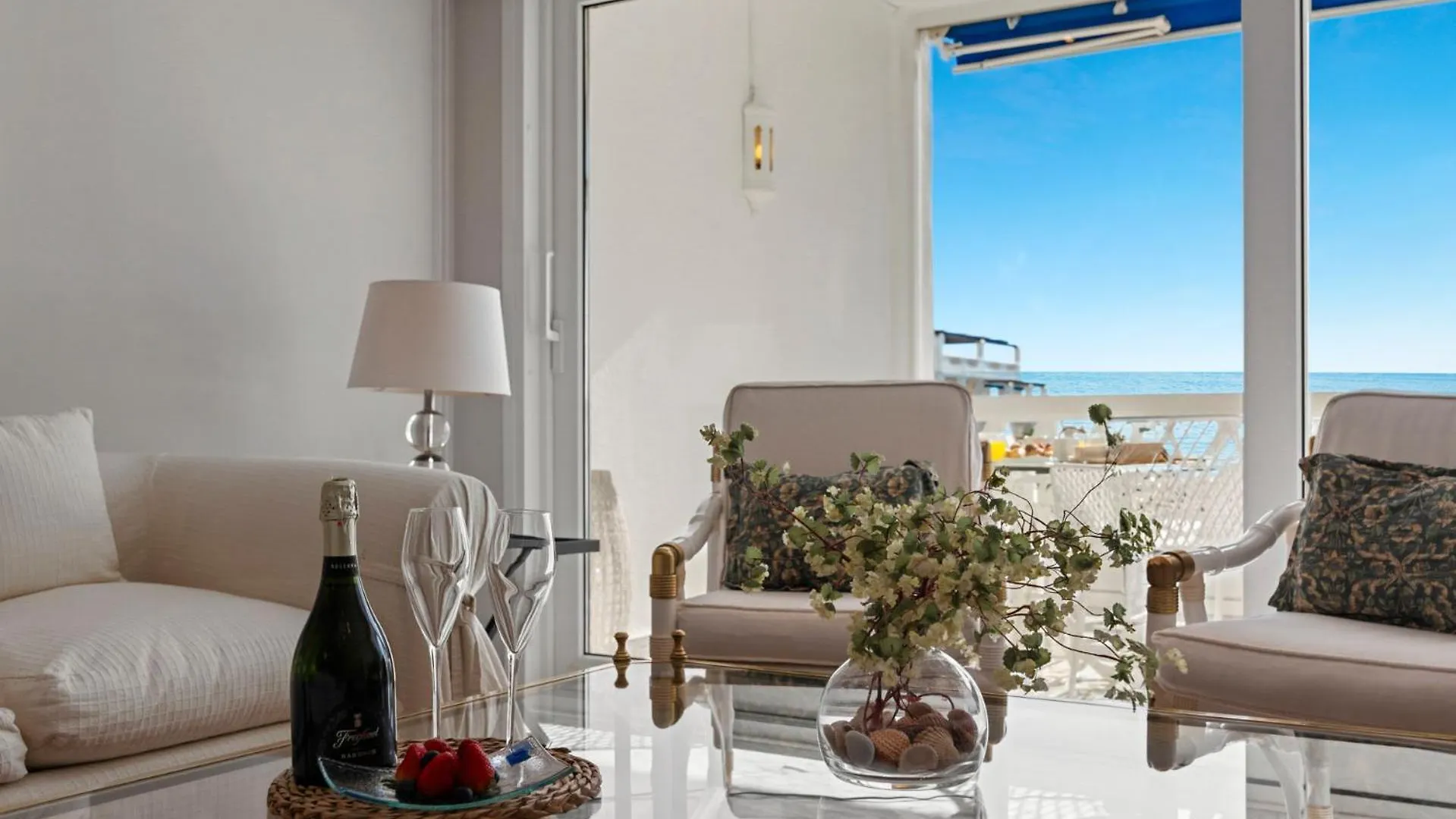 Апартаменты Vista Mar Y Piscina En Puerto Banus Марбелья